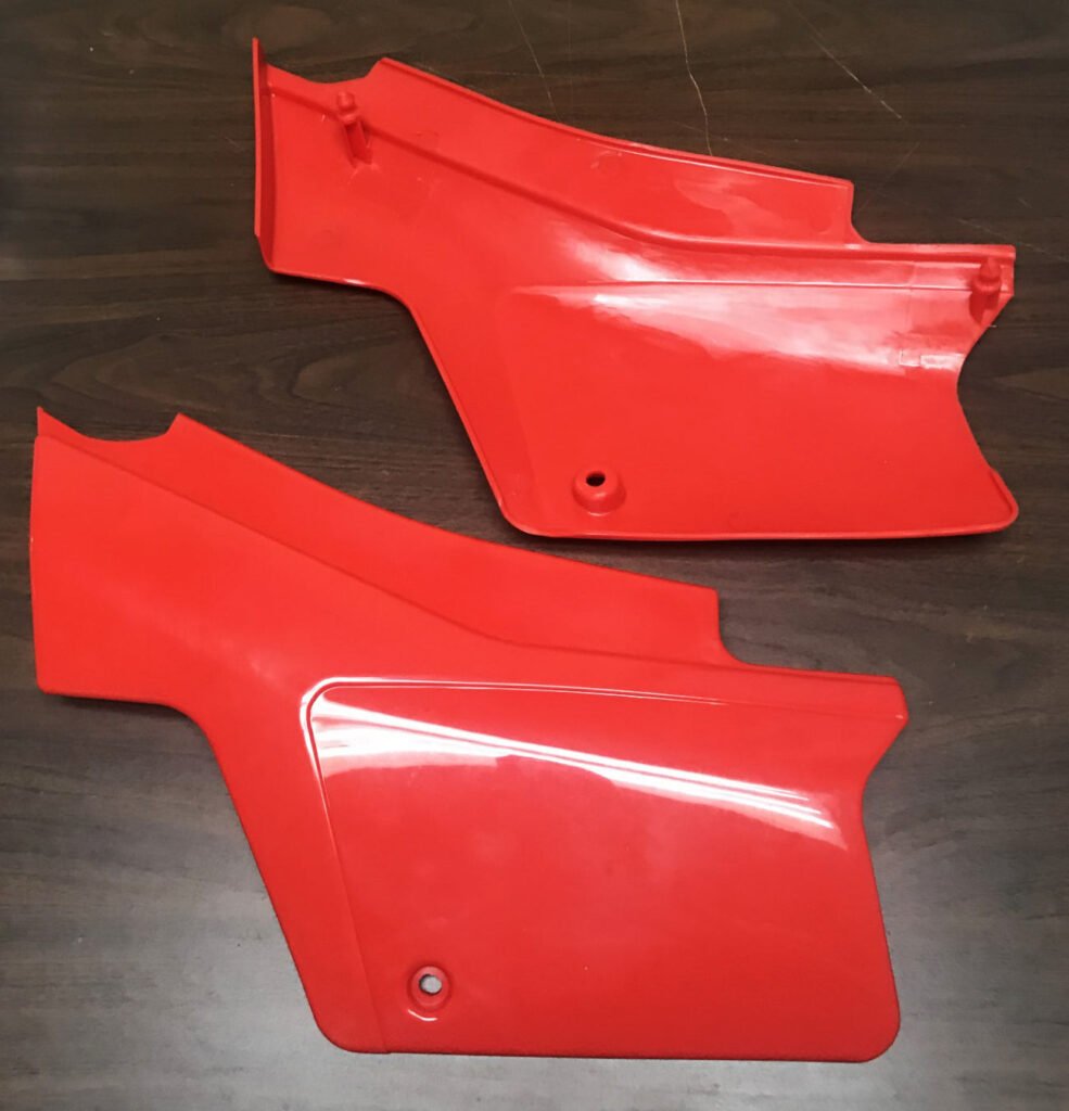 Honda XL500R XL250R Side Cover Set - Red - Replaces Honda OEM 835A0-KB7-000ZA